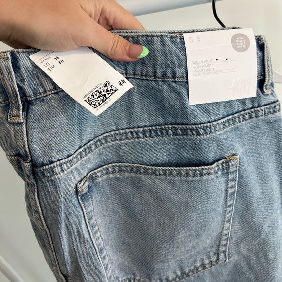 BNWT the viral TikTok H&M jeans! Loose straight high rise jeans - Picture 4 of 5